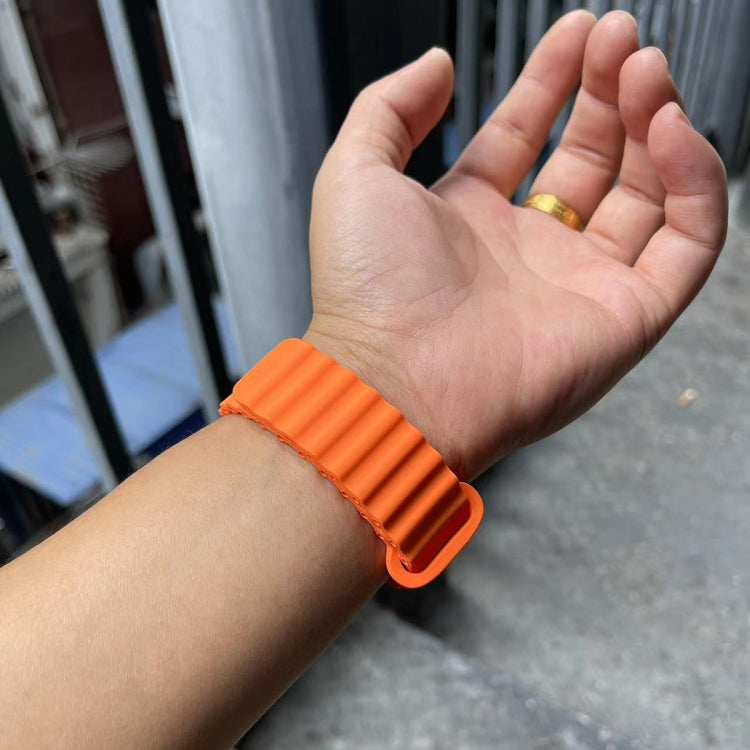 Silicone Watch Band, For Apple Watch Ultra 49mm / Series 8&7 45mm / SE 2&6&SE&5&4 44mm, For Apple Watch Series 8&7 41mm / SE 2&6&SE&5&4 40mm / 3&2&1 38mm