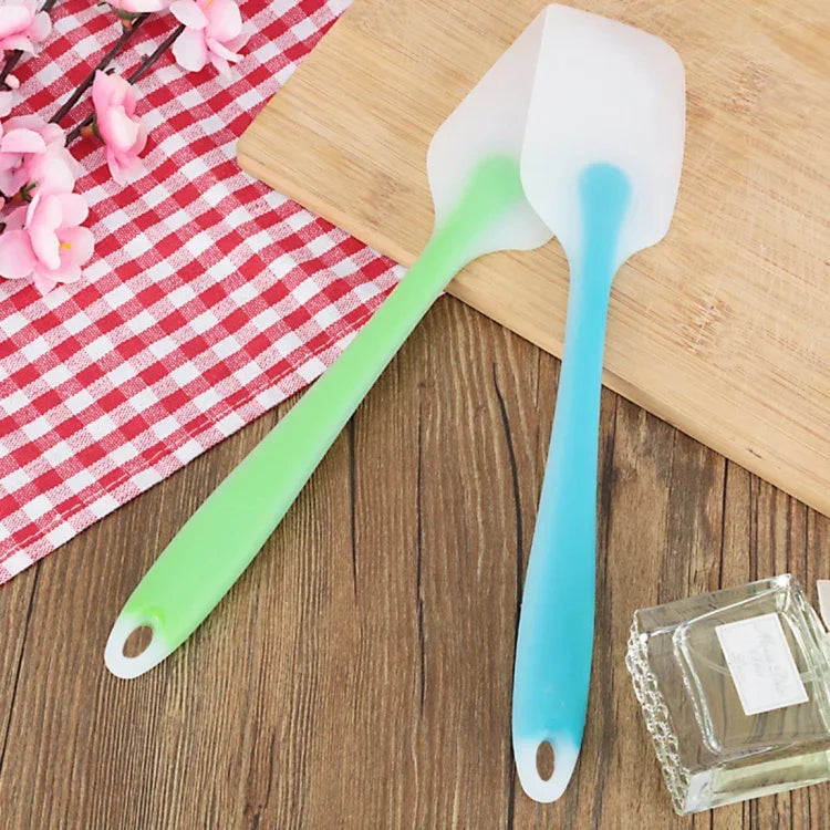 5 PCS Baking Tool Translucent Integrated High Temperature Resistance Cream Silicone Scraper Cake Spatula, Random Color Delivery